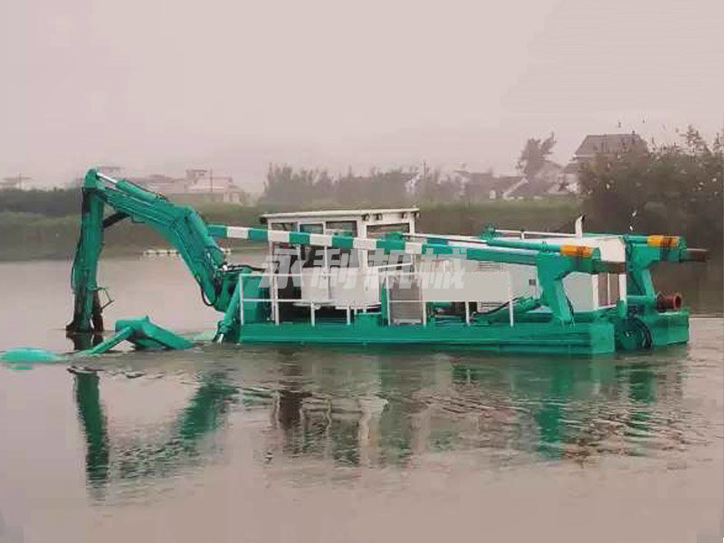 水陆两栖船