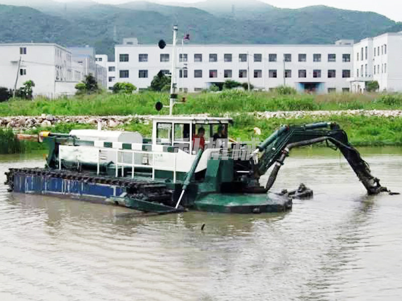 水陆两栖船